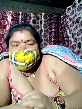 Snapshot of Hot_Falguni chatting on 02/15/25, 01:42 Hot Falguni online show from 02/15/25, 01:42