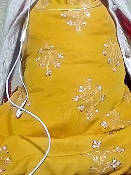 Snapshot of Hot_Falguni chatting on 02/24/25, 08:06 Hot Falguni online show from 02/24/25, 08:06
