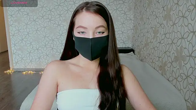 Lissa Cristal online show from 04/08/26, 08:38