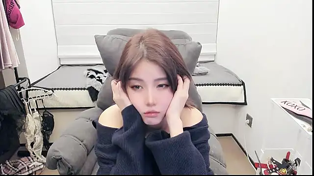 bbtt544 online show from 10/17/25, 03:03