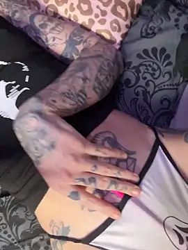 MissMidnightUK online show from 11/25/25, 12:22