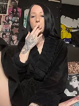 MissMidnightUK online show from 02/13/26, 12:32