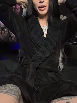 MissMidnightUK online show from 03/17/26, 12:13