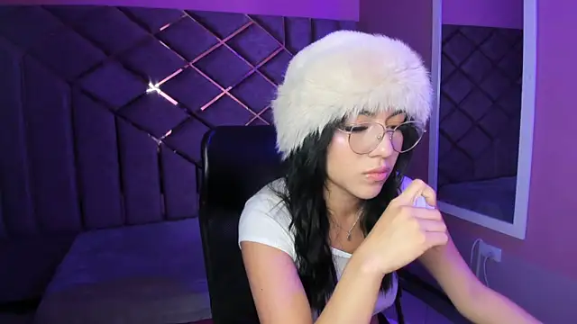 Poly Sasha  online show from 04/07/26, 02:46