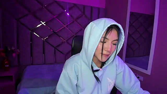 Poly Sasha  online show from 10/19/25, 03:53