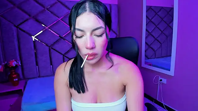 Poly Sasha  online show from 11/12/25, 04:27