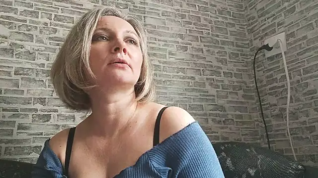 Snapshot of EdithManning chatting on 03/10/25, 09:12 EdithManning online show from 03/10/25, 09:12