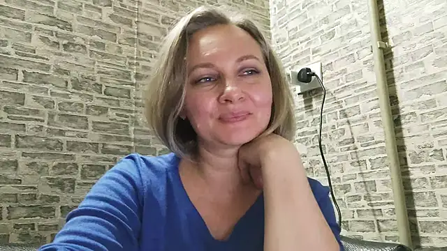 Snapshot of EdithManning chatting on 02/11/25, 03:29 EdithManning online show from 02/11/25, 03:29