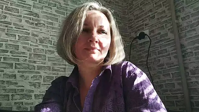 Snapshot of EdithManning chatting on 02/13/25, 08:06 EdithManning online show from 02/13/25, 08:06