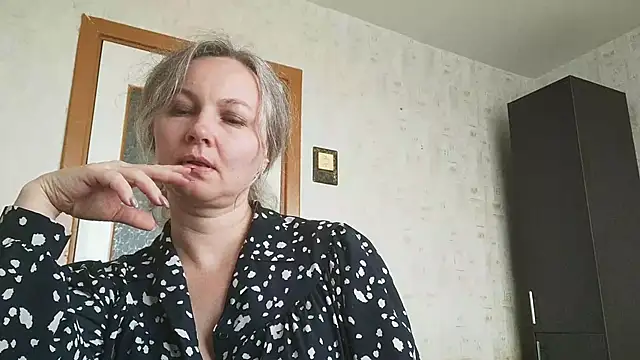 EdithManning online show from 05/19/26, 06:31