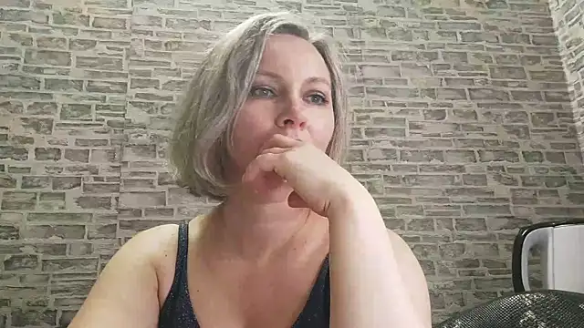Snapshot of EdithManning chatting on 03/18/25, 12:39 EdithManning online show from 03/18/25, 12:39
