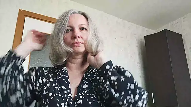EdithManning online show from 05/21/26, 06:00