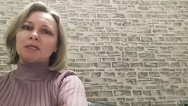 Snapshot of EdithManning chatting on 02/27/25, 03:15 EdithManning online show from 02/27/25, 03:15