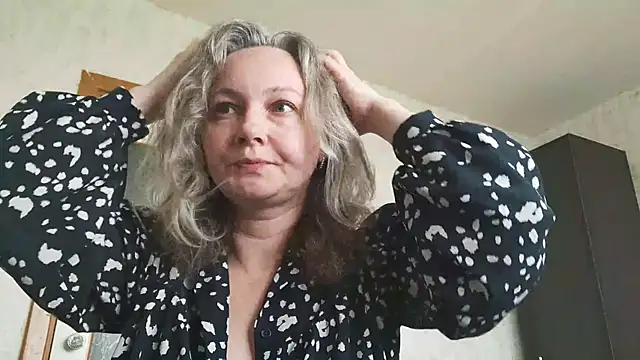 EdithManning online show from 05/08/26, 06:17