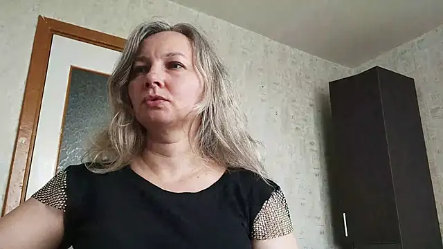 EdithManning online show from 05/25/26, 07:07