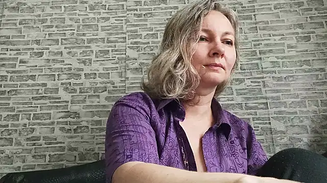 EdithManning online show from 11/10/25, 06:29