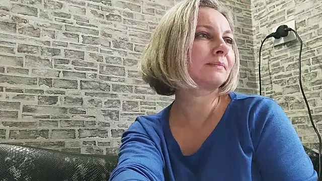 Snapshot of EdithManning chatting on 02/11/25, 12:25 EdithManning online show from 02/11/25, 12:25