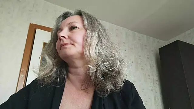 EdithManning online show from 06/05/26, 05:12