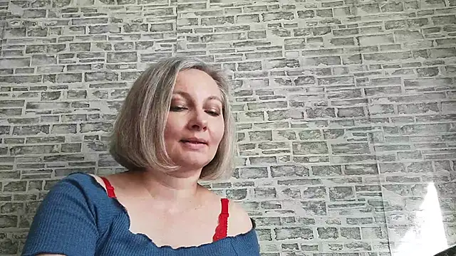 Snapshot of EdithManning chatting on 03/07/25, 09:40 EdithManning online show from 03/07/25, 09:40