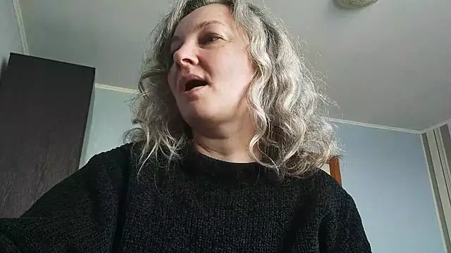 EdithManning online show from 05/04/26, 05:22