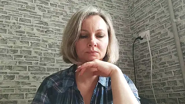 Snapshot of EdithManning chatting on 03/21/25, 08:06 EdithManning online show from 03/21/25, 08:06
