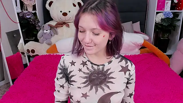 Snapshot of MiaKarlos chatting on 12/18/25, 02:05 MiaKarlos online show from 12/18/25, 02:05