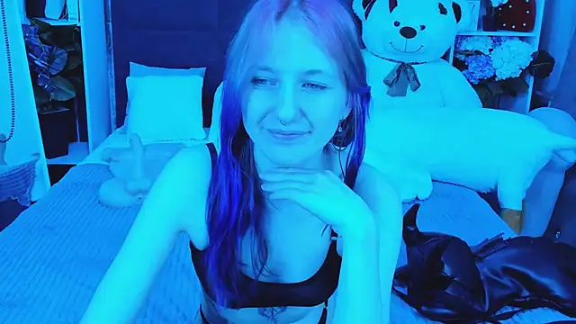 Snapshot of MiaKarlos chatting on 09/22/25, 01:33 MiaKarlos online show from 09/22/25, 01:33