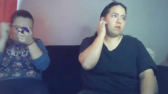 katieeandsharonn online show from 11/28/25, 01:44