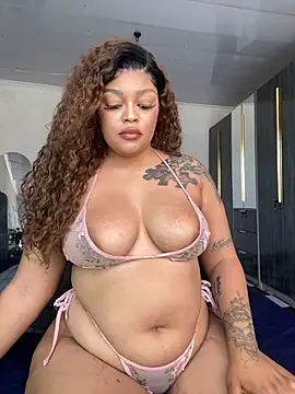 Snapshot of Naughty-Mel chatting on 10/26/25, 06:36 Naughty-Mel online show from 10/26/25, 06:36