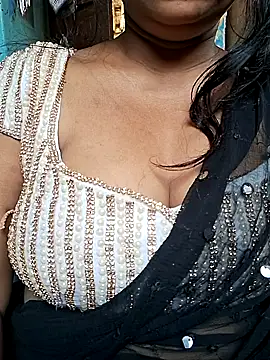 Snapshot of Hot-Anuska chatting on 03/13/25, 04:38 Hot-Anuska online show from 03/13/25, 04:38