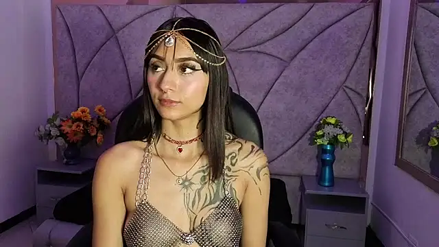 Miaa Thopmson online show from 10/02/25, 08:12