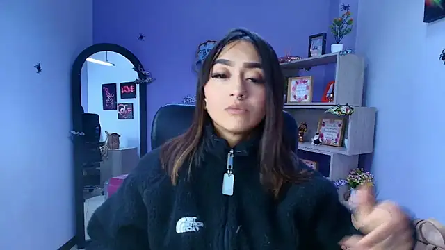 Miaa Thopmson online show from 11/13/25, 03:43