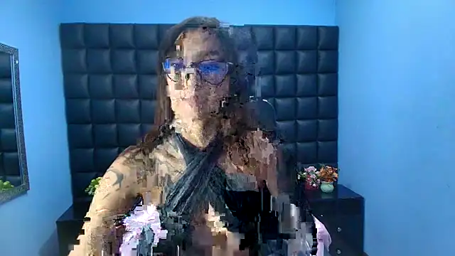 Miaa Thopmson online show from 11/27/25, 07:47