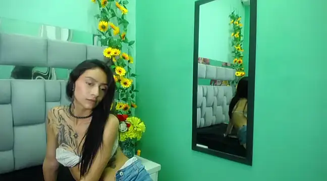 Miaa Thopmson online show from 03/01/25, 09:40