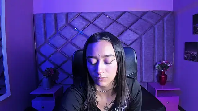 Miaa Thopmson online show from 09/09/25, 10:52