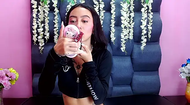 Miaa Thopmson online show from 03/06/25, 07:21