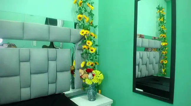 Miaa Thopmson online show from 03/01/25, 06:35