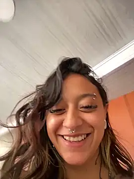 Miaa Thopmson online show from 03/18/26, 05:36