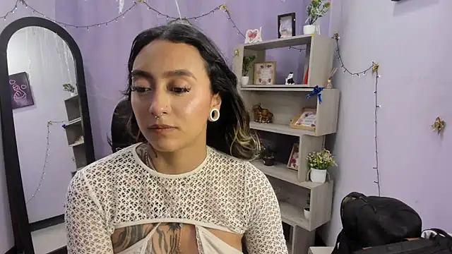 Miaa Thopmson online show from 03/19/26, 09:59