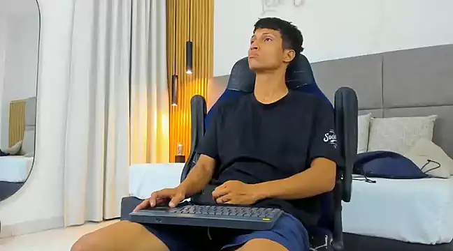 wolf james123 online show from 02/01/25, 02:16