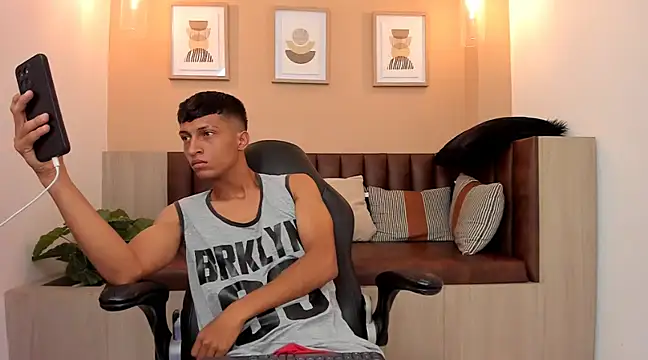 wolf james123 online show from 02/05/25, 02:05