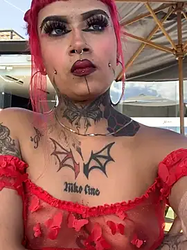 Snapshot of LianSux chatting on 12/31/24, 05:07 LianSux online show from 12/31/24, 05:07