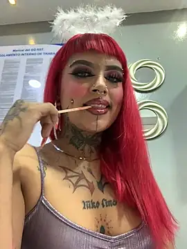 Snapshot of LianSux chatting on 12/29/24, 05:33 LianSux online show from 12/29/24, 05:33