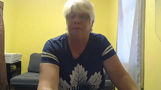 canadiancougar1965 online show from 11/30/25, 03:46