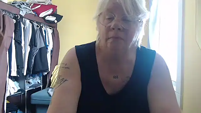 canadiancougar1965 online show from 02/17/26, 04:48