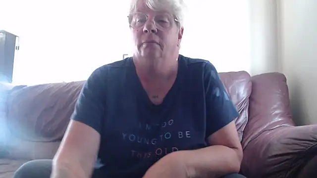 canadiancougar1965 online show from 10/15/25, 07:44