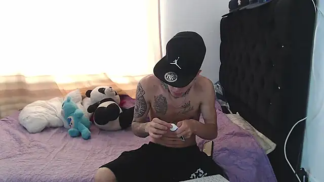 Kitty and jake online show from 11/04/25, 06:44