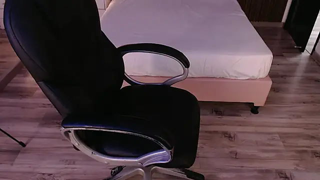 Sam mansson66 online show from 10/03/25, 01:34