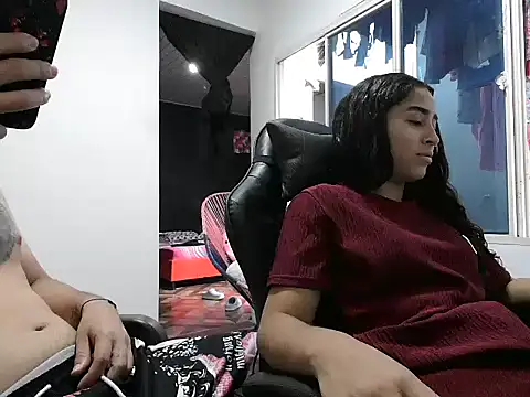 Snapshot of SeduxionDuo chatting on 10/24/25, 05:34 SeduxionDuo online show from 10/24/25, 05:34