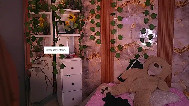 Snapshot of zoey-fox chatting on 06/14/26, 05:03 zoey-fox online show from 06/14/26, 05:03